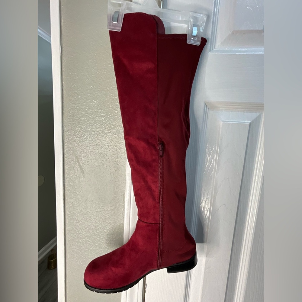 Elegant Red Over the Knee Boots - Picture 2 of 4
